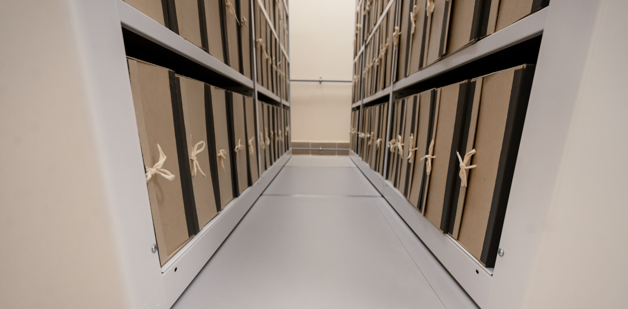 Стеллажи для хранения документов в архивных коробах