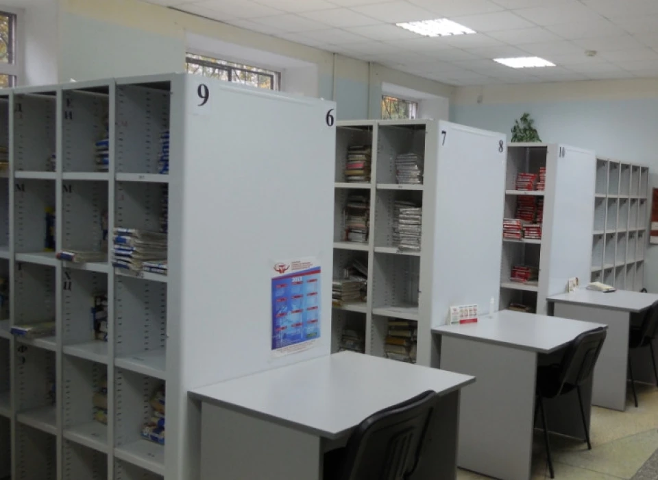 Стеллажи для медицинских карт в регистратуре