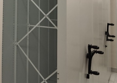 Стеллажи для костюмерной