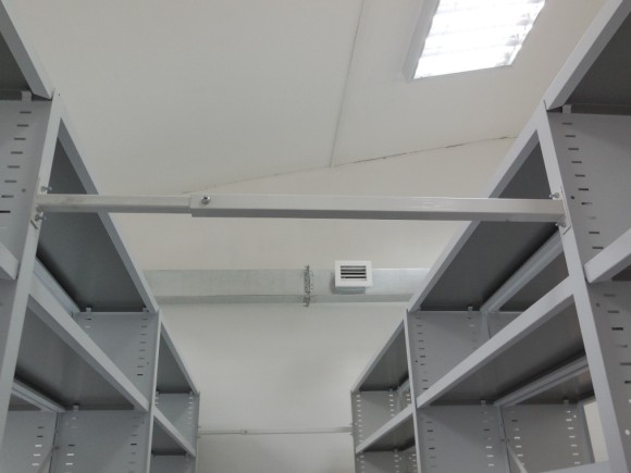 Соединитель рядов стеллажей